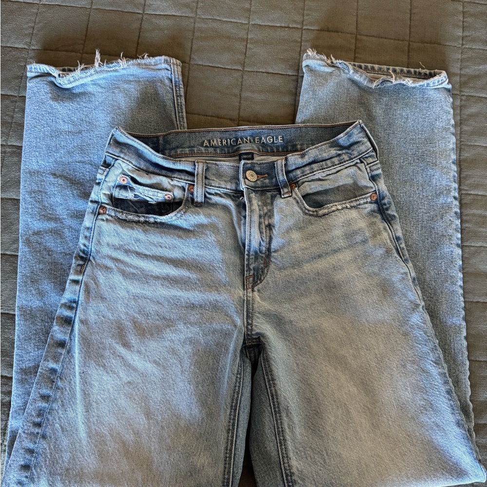 American Eagle Outfitters Women's Faded Blue Straight Leg Jeans